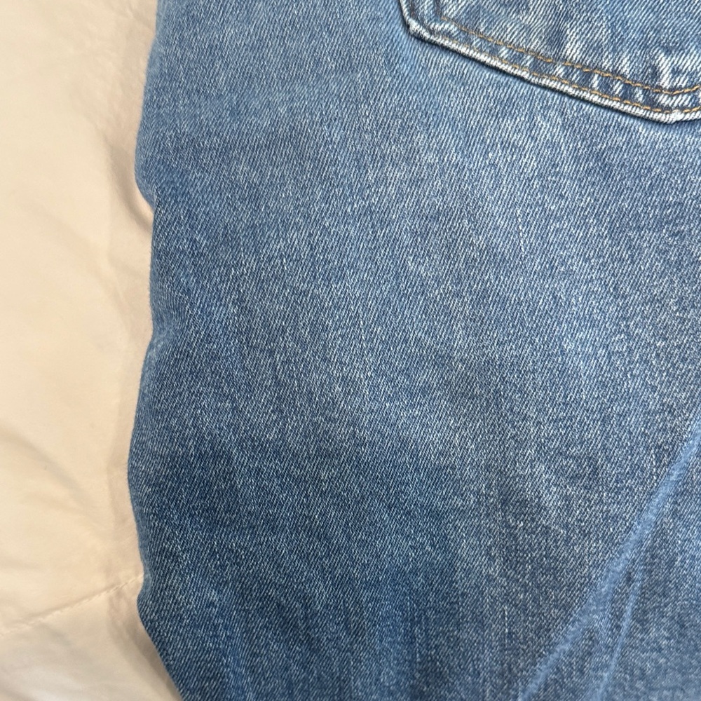 Levi's Relaxed Fit Men's Jeans in Medium Blue Denim